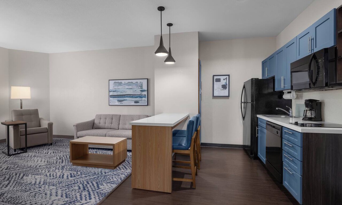 Alexandria Hotel | Candlewood Suites Alexandria by IHG