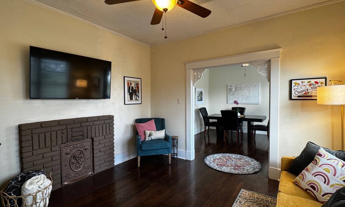Cooper-Young Historic District House | Charming 2-bed bungalow in the Historic Cooper-Young neighborhood of Memphis!