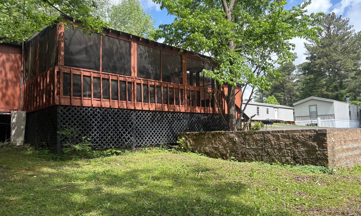 Camden House | Charming 2-bedroom cabin #10 in resort with great fishing & boating on KY Lake