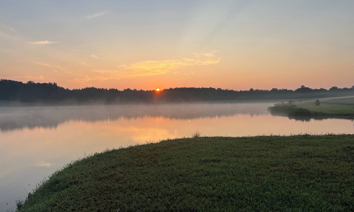 Mount Sherman Cottage | Charming 2-bedroom cottage in peaceful Magnolia with WiFi, 30 acre private lake