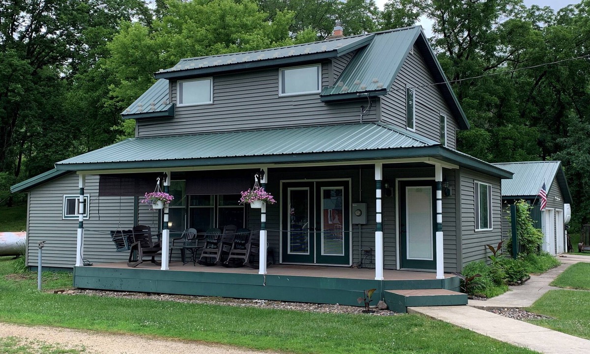 Whalan House | Charming, 2 BR/2 Bath home on the Root River Bike Trail in Whalan