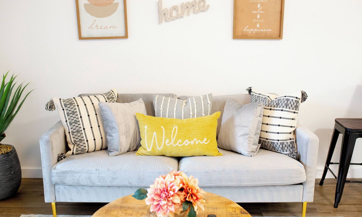 Capital View Apartment | Charming 2BR near Downtown Little Rock