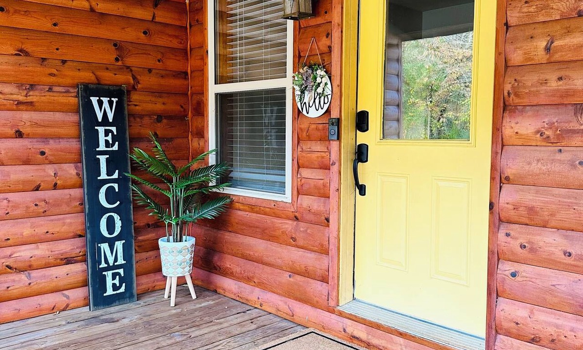 Boswell Cabin | Charming 3-bedroom cabin with White River views!