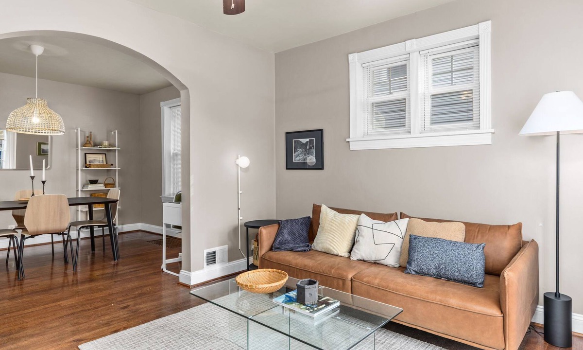 Clifton Heights Condo | Chic 1BD 1 BA in quiet South City with easy access to I-44, near hospitals, parks, etc. Enjoy a cozy queen bed, full kitchen, fast WiFi, smart TV, and in-unit laundry. Ideal for solo travel, couples, or professionals. Free parking. No pets/smoking.