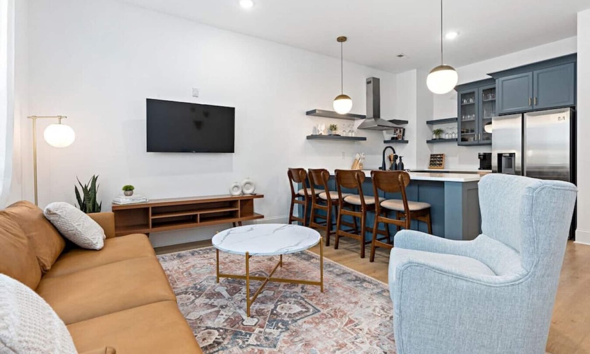 Cleveland Park House | Chic East Nashville Condo -Free Parking 3 miles to Broadway