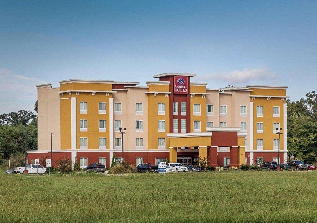 Gonzales Hotel | Comfort Suites near Tanger Outlet Mall