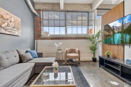 River Market Apartment | Comfortable 2BR Stay with WiFi in Kansas
