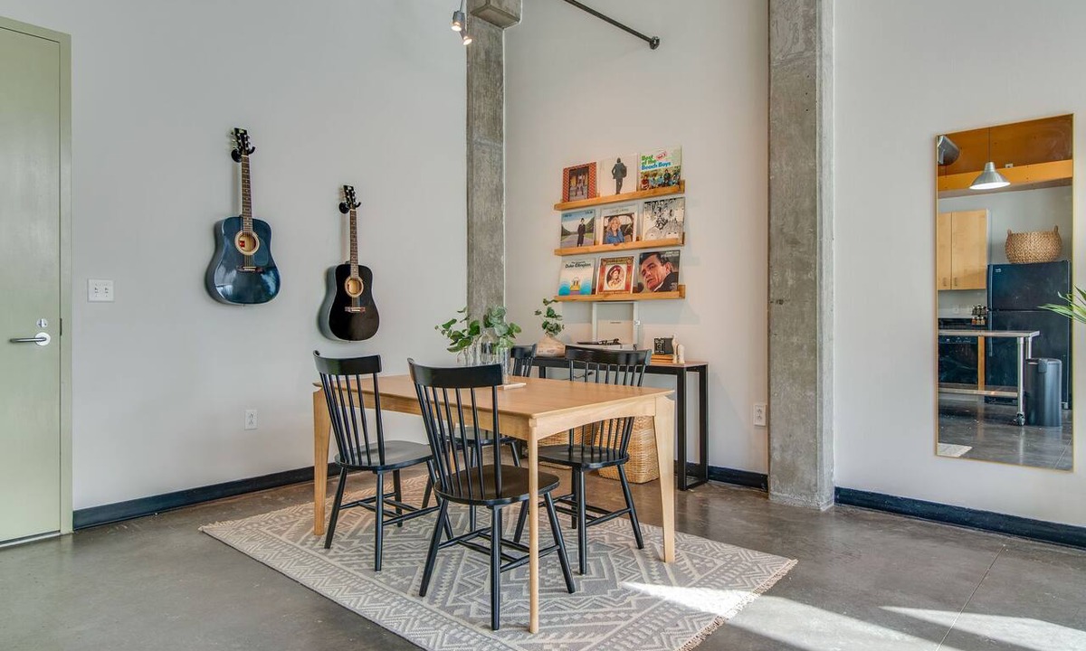 The Gulch Apartment | Comfortable Loft 0.7 Miles From Downtown!