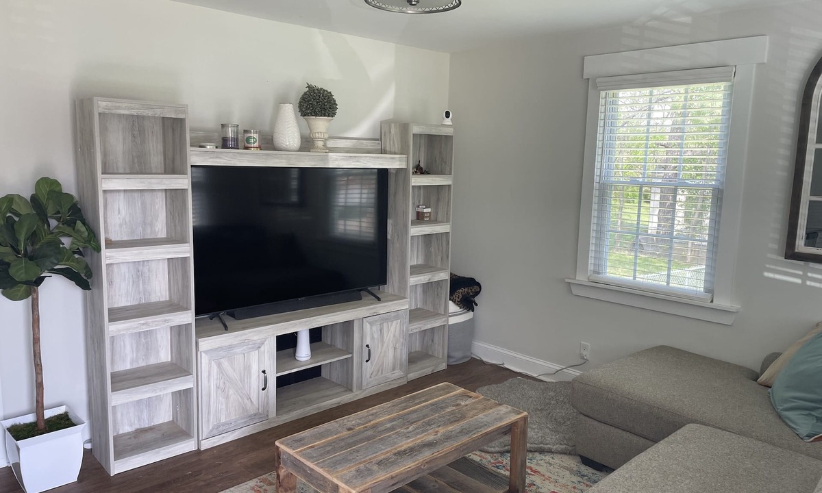 Woodbine House | Comfy Living in Nashville