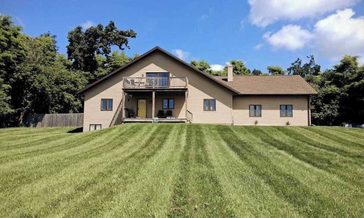 Oxford House | Countryside retreat with modern amenities, game room, & beautiful view