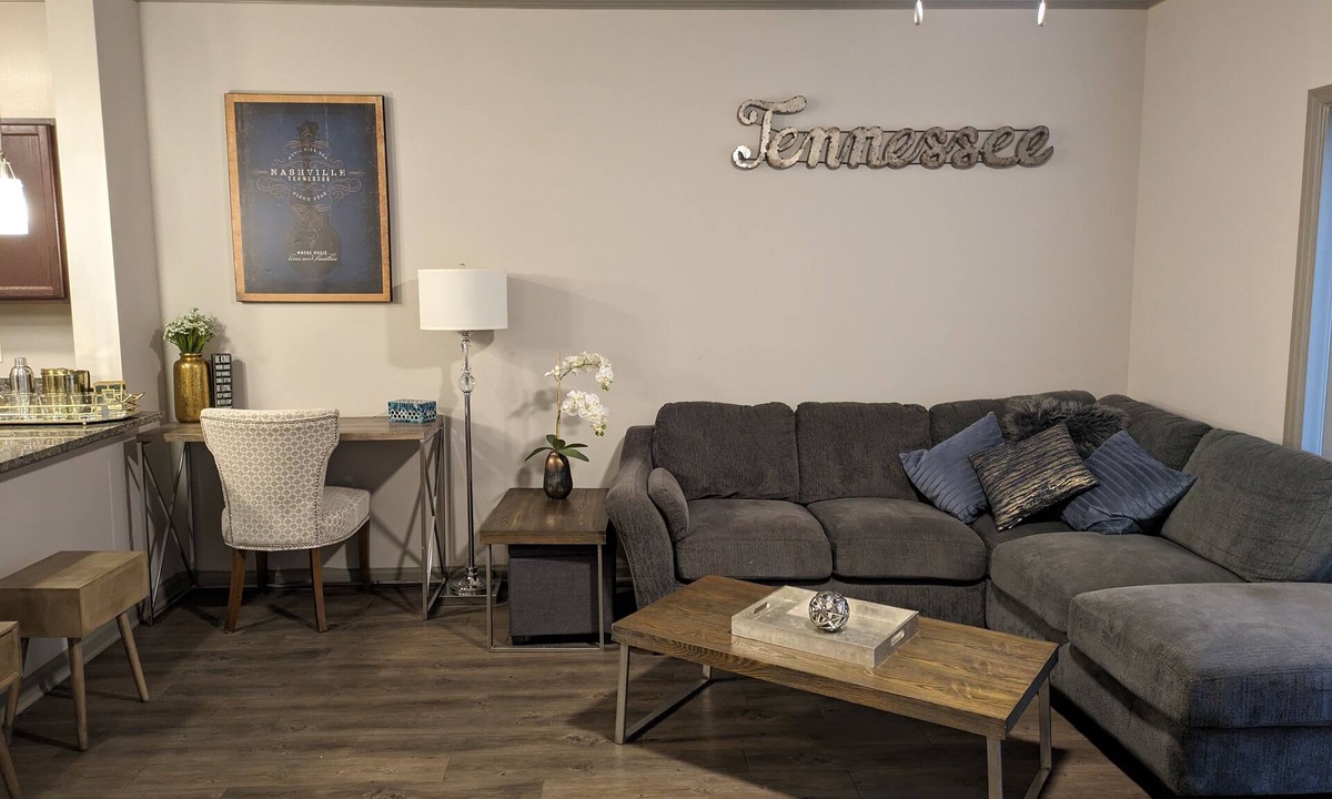 South Nashville Apartment | Cozy 1Br Near Downtown + Free Parking + Wifi+ Pool