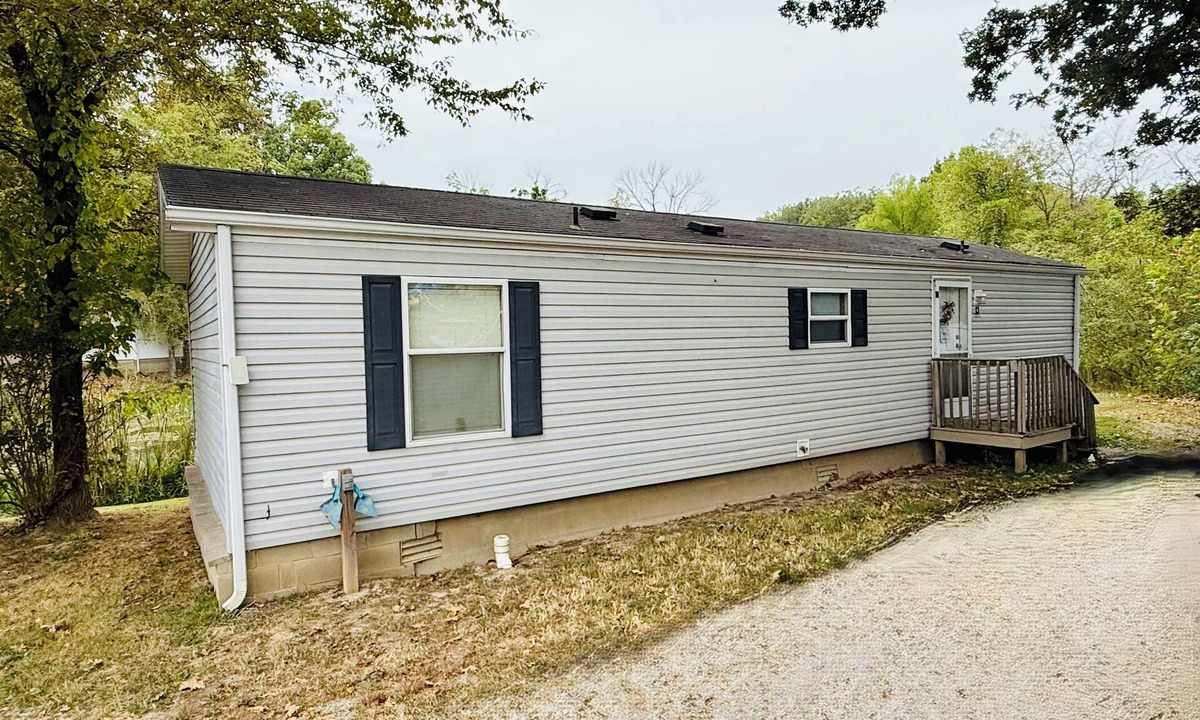 Murphysboro Cabin | Cozy 2-bedroom cabin minutes from Kinkaid Lake boat ramp