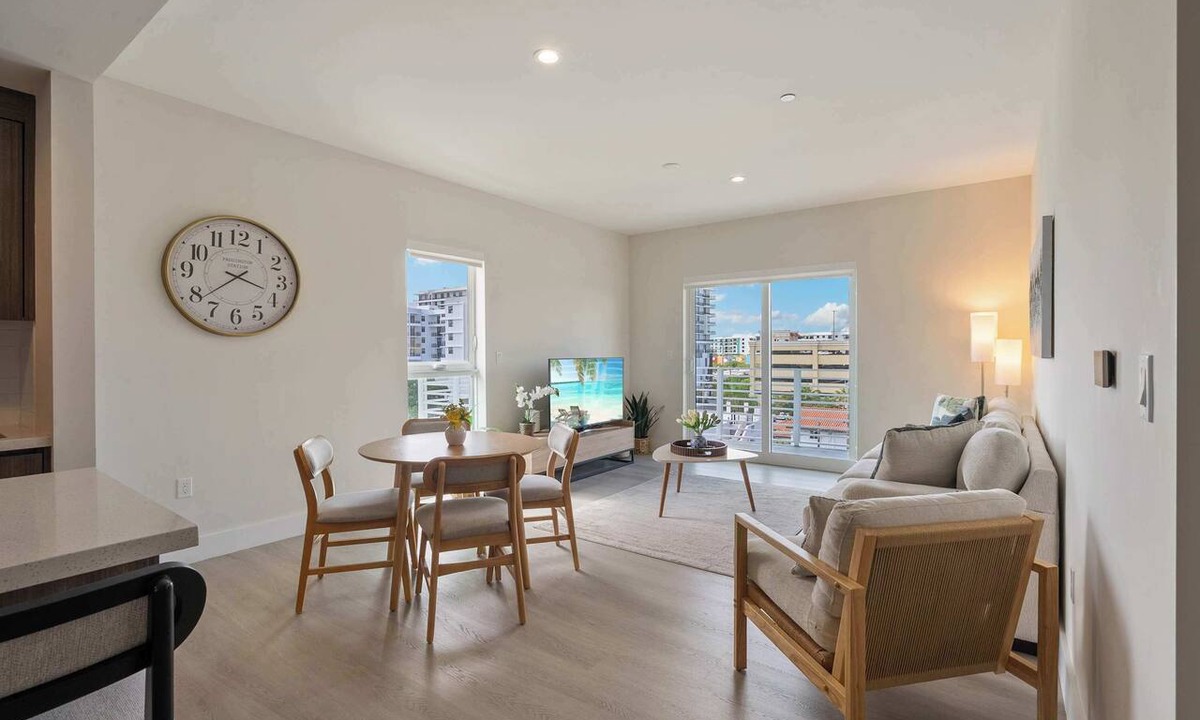 Parkside Apartment | Cozy 2 bedroom, Free Parking and High Speed Wifi