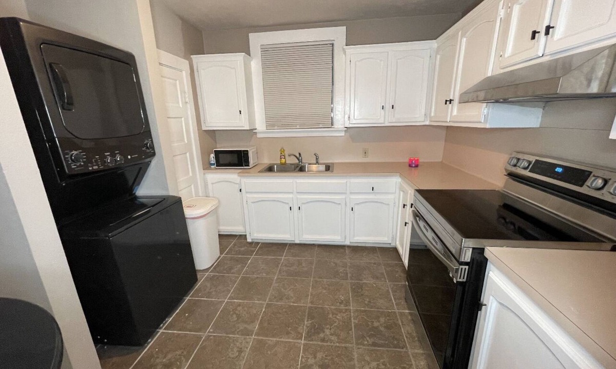 Port Allen Apartment | Cozy 2 Bedroom lower apartment home
