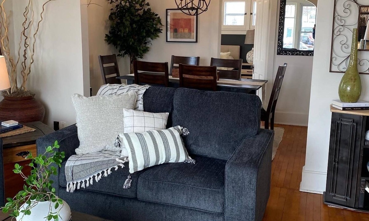 Tomah Apartment | Cozy apartment in the heart of downtown Tomah