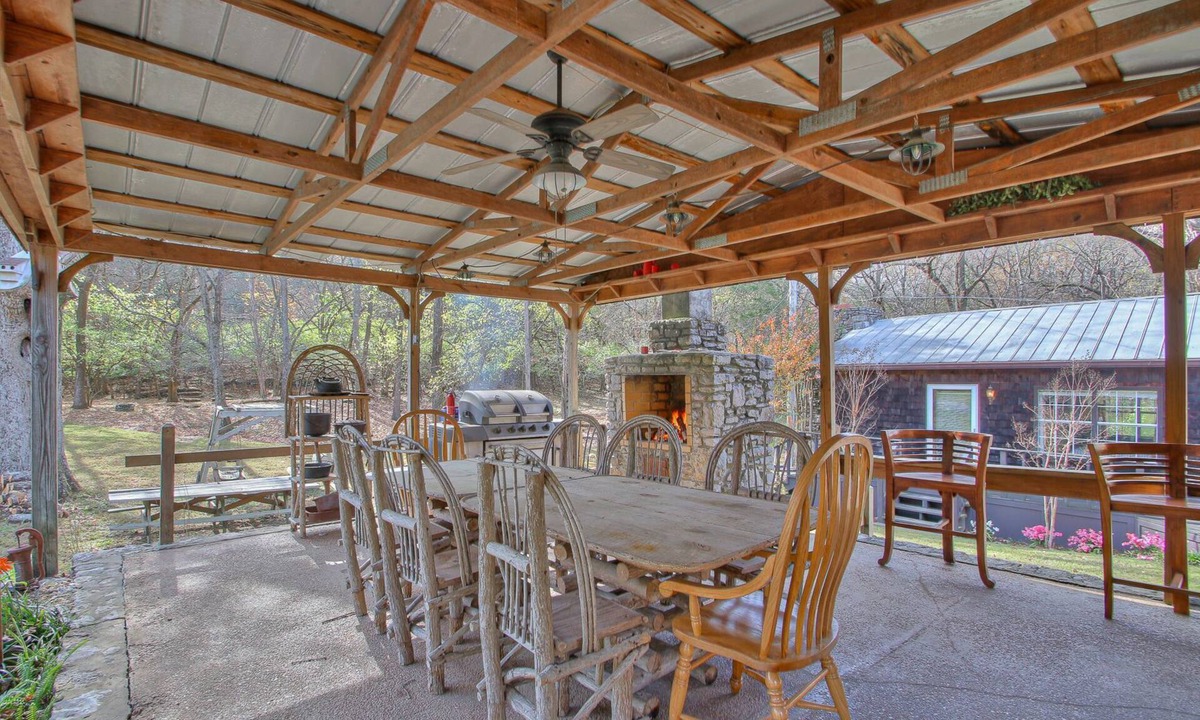 Mount Juliet Cabin | Cozy cabin offering the perfect space to hideaway!