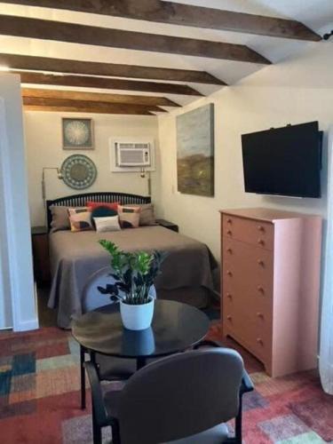 Freetown - Port Rico Apartment | Cozy Lafayette Apartment Free Parking Kitchen & Family Friendly