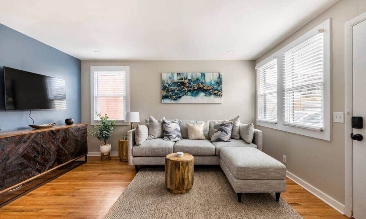 The Nations House | Cozy Nashville Retreat Near Music Row