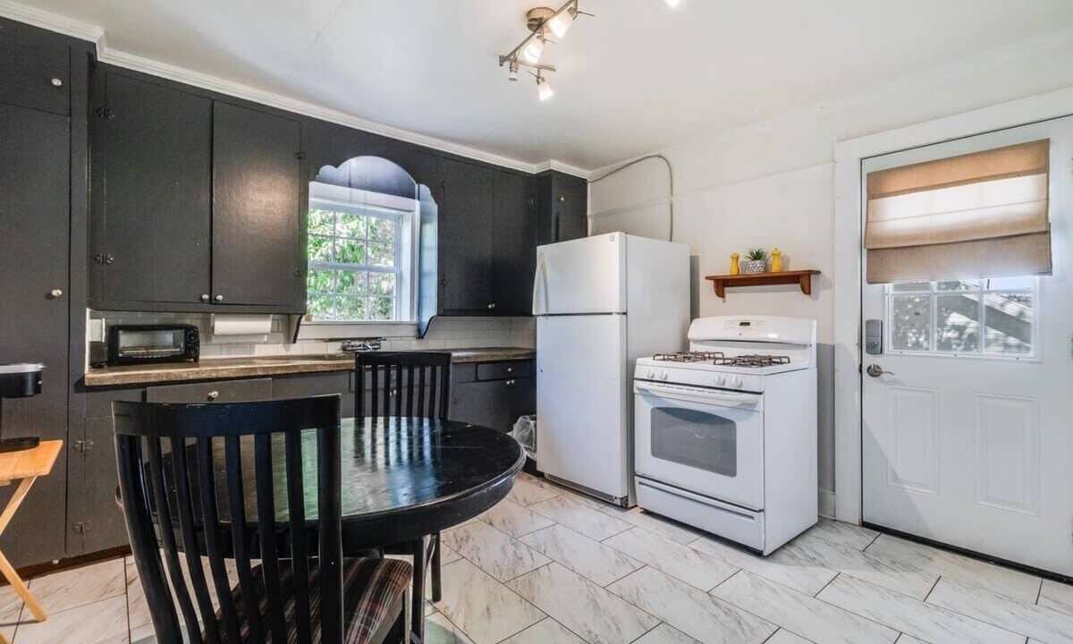 Freetown - Port Rico Apartment | Cozy Private Bedroom in Central Lafayette Shared Home
