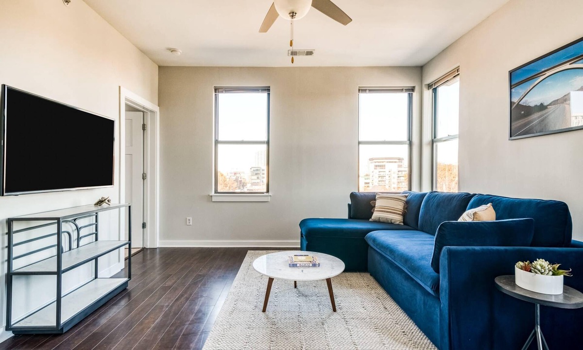 Music Row Apartment | CozySuites Music Row Spacious 2BR in Nashville! 16