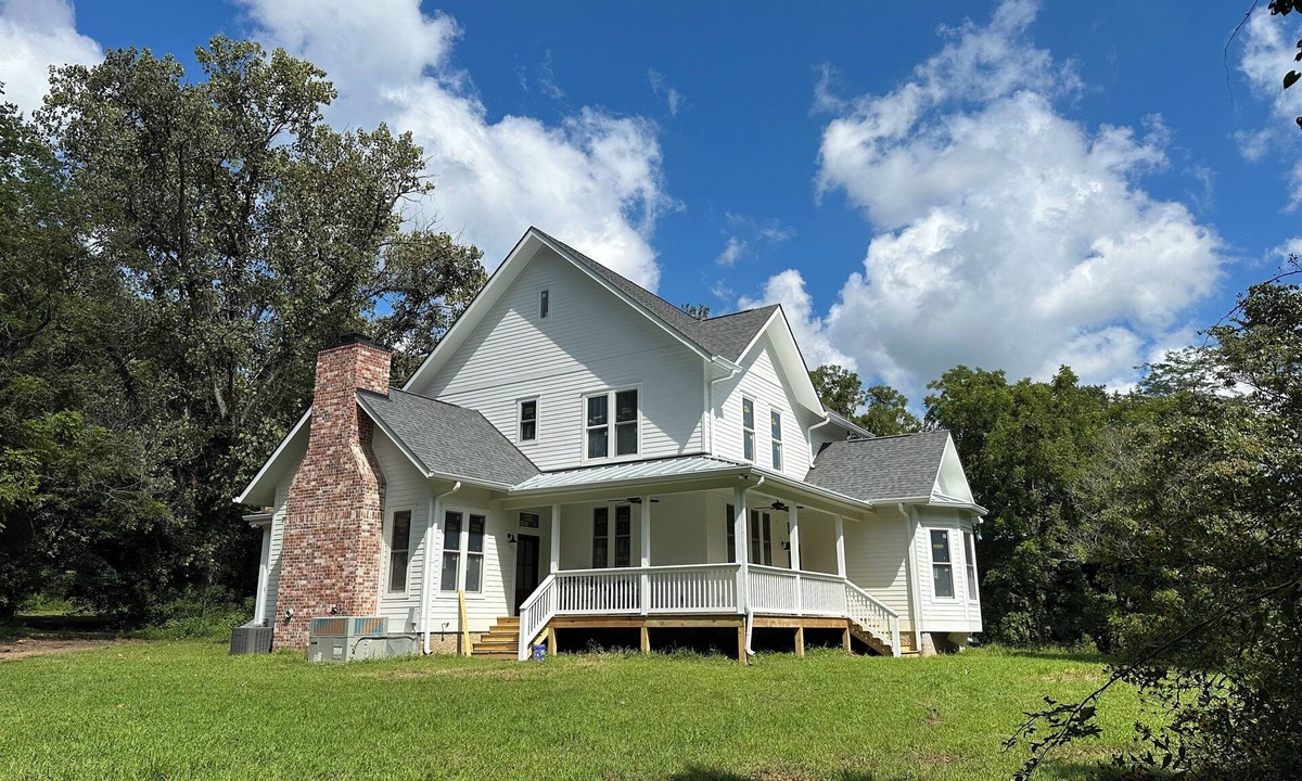 Dickson House | Creek-side retreat in the woods, perfect for families seeking quality time