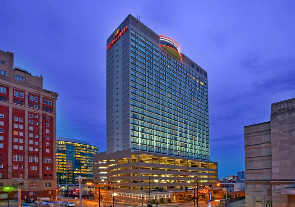 Downtown Kansas City Hotel | Crowne Plaza Kansas City Downtown by IHG