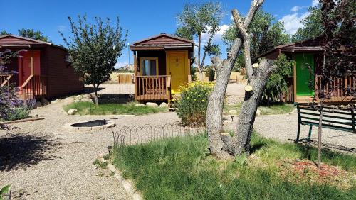 Escalante House | Cute Cabin in Escalante, Utah - The Ideal Glamping Site Surrounded by Canyons