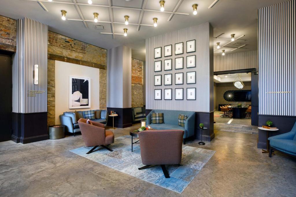 Downtown Hotel | Cyrus Hotel, Topeka, a Tribute Portfolio Hotel