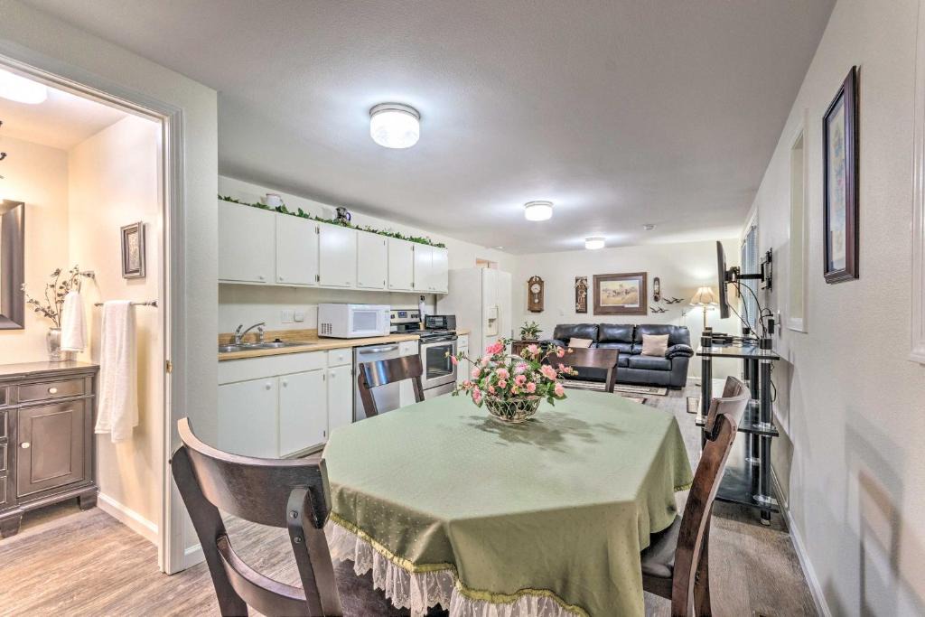 Hot Springs Village Apartment | Deck with BBQ Hot Springs Village Apt!