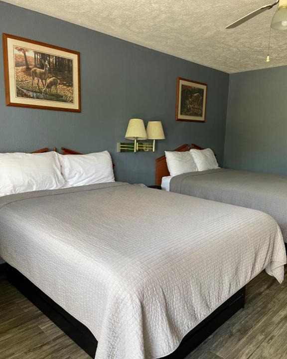 Adamsville Hotel | Deerfield Inn