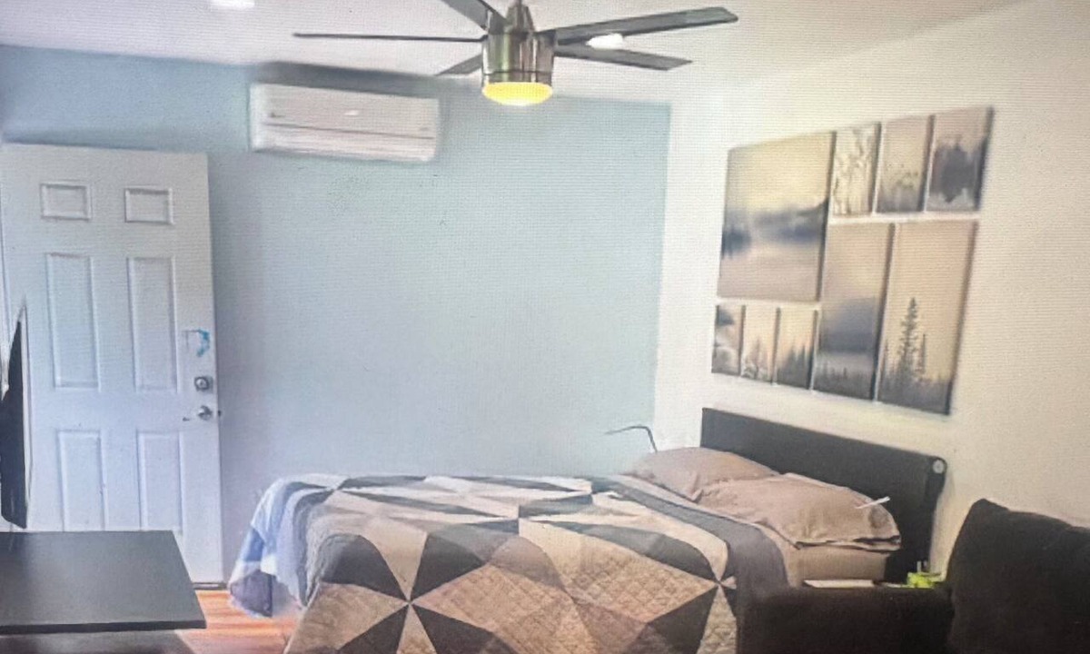 Airport Township Apartment | Delightful 1-bedroom apartment with AC in Saint Ann