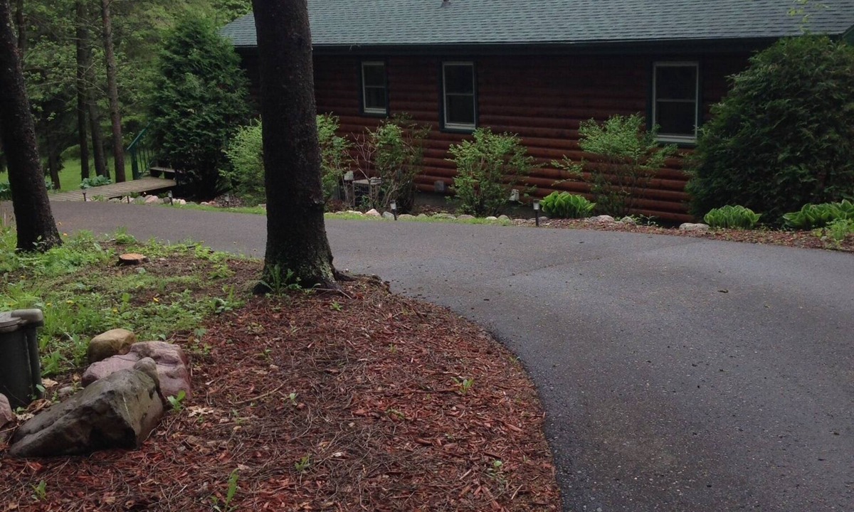 Mikana Cabin | Discover Lone Pine: The Perfect Space for Families