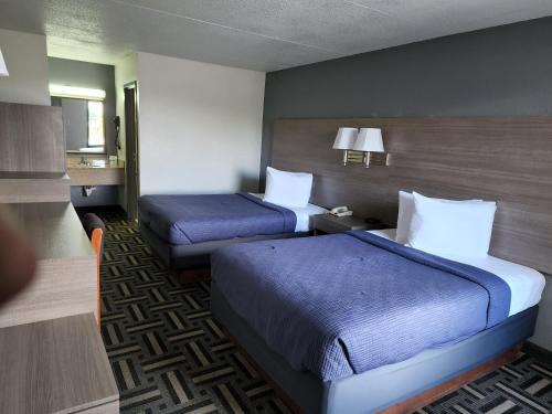 Hendersonville Hotel | Drakes Creek Inn