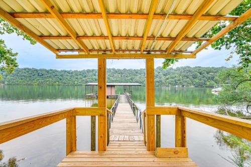 Versailles House | Dual Cottages on Lake of the Ozarks!