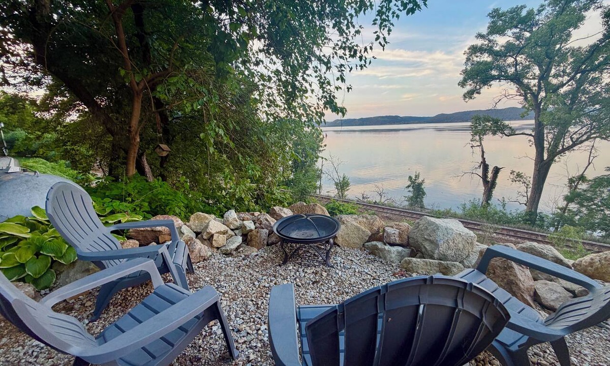 Lansing Cottage | Eagles View Cottage- w/hot tub