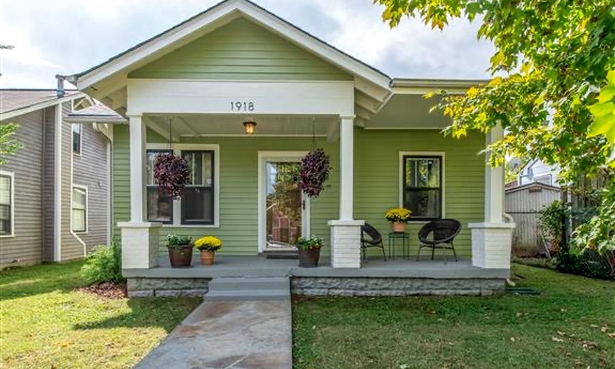 East Nashville House | East Nashville Hang: 3 BR, 1 Bath Hangout, Walkable to Restaurants, Coffee Shops