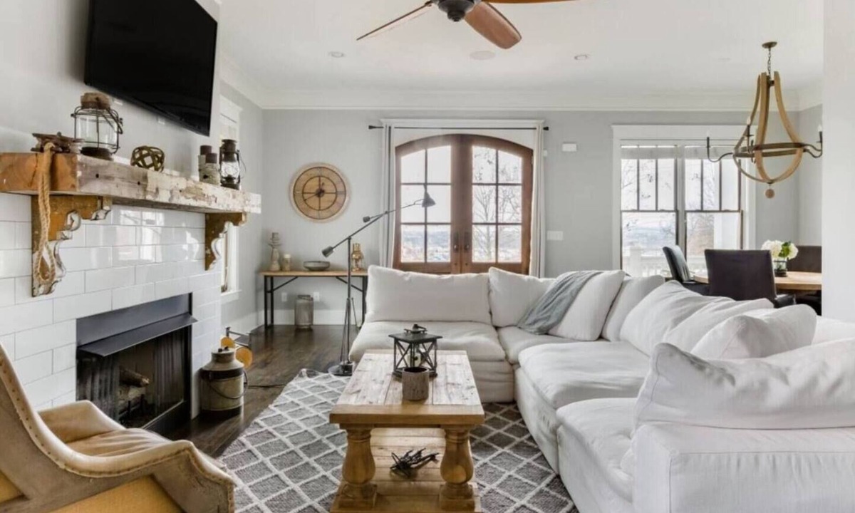 Shelby Hills House | Eastside retreat w/BBQ & hot tub 4th Night Free