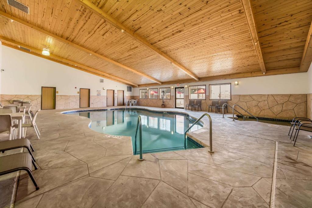 Rice Lake Cabin | Econo Lodge Rice Lake