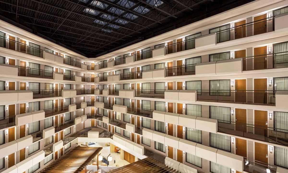 Overland Park Hotel | Embassy Suites by Hilton Kansas City Overland Park