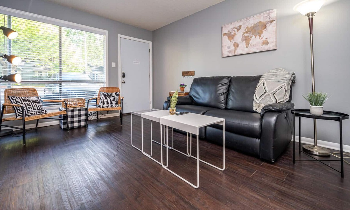 University District Apartment | Family Friendly 2BR Near U of Memphis