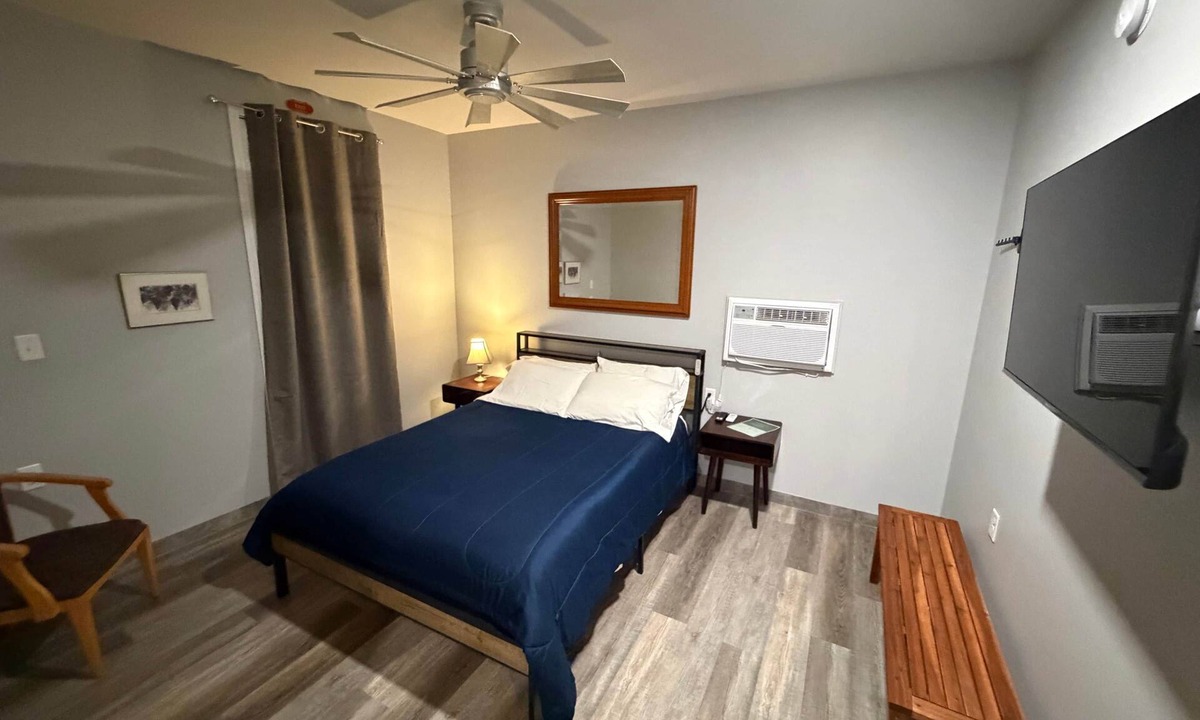Hermann Apartment | Germantown Inn & Lounge Room 3