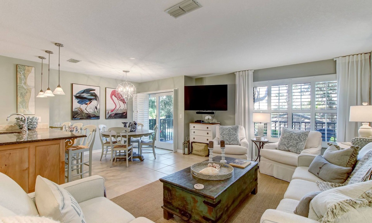 Amelia City House | Gorgeous 2nd Floor Sailmaker Villa | Private Patio Overlooking Pool | Purchasable Summer Beach Club Access