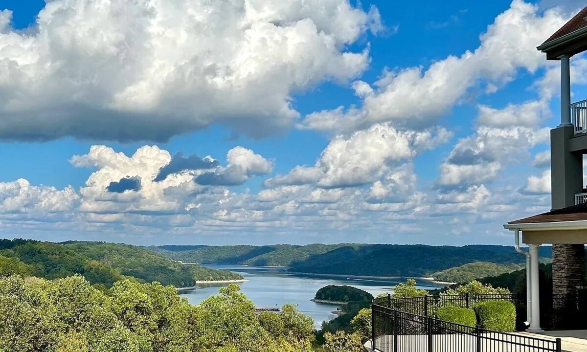 Lancaster Condo | Gorgeous Lake front view of Center Hill Lake Cove Hollow