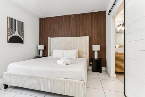 South of Fifth Apartment | Grazia Holiday Suites - Near The Beach !