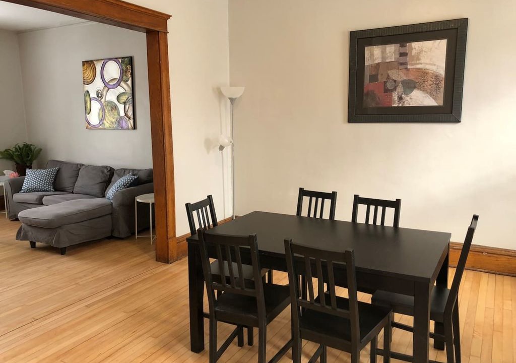Minneapolis Villa | Great for groups- 4 bdrm home near downtown Mpls!