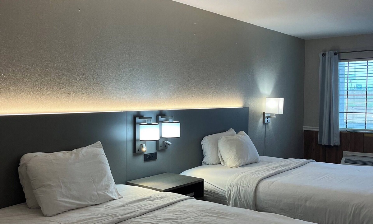 West Memphis Hotel | Hallmarc Inn & Suites of West Memphis