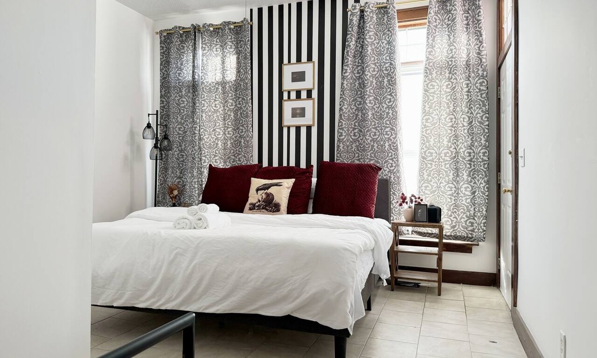 Evansville Apartment | Halloween Suite/2BD/1BA Apt in Holiday House