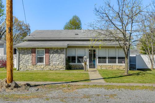 Harrisburg House | Harrisburg Home w/Private Yard + Screened Porch!