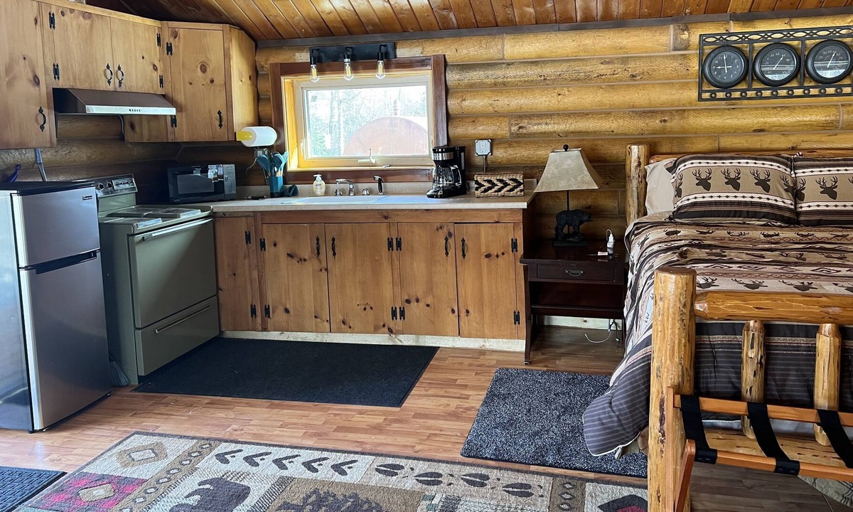 Fishhook Cabin | Hatcher Pass Bear Den Cabin