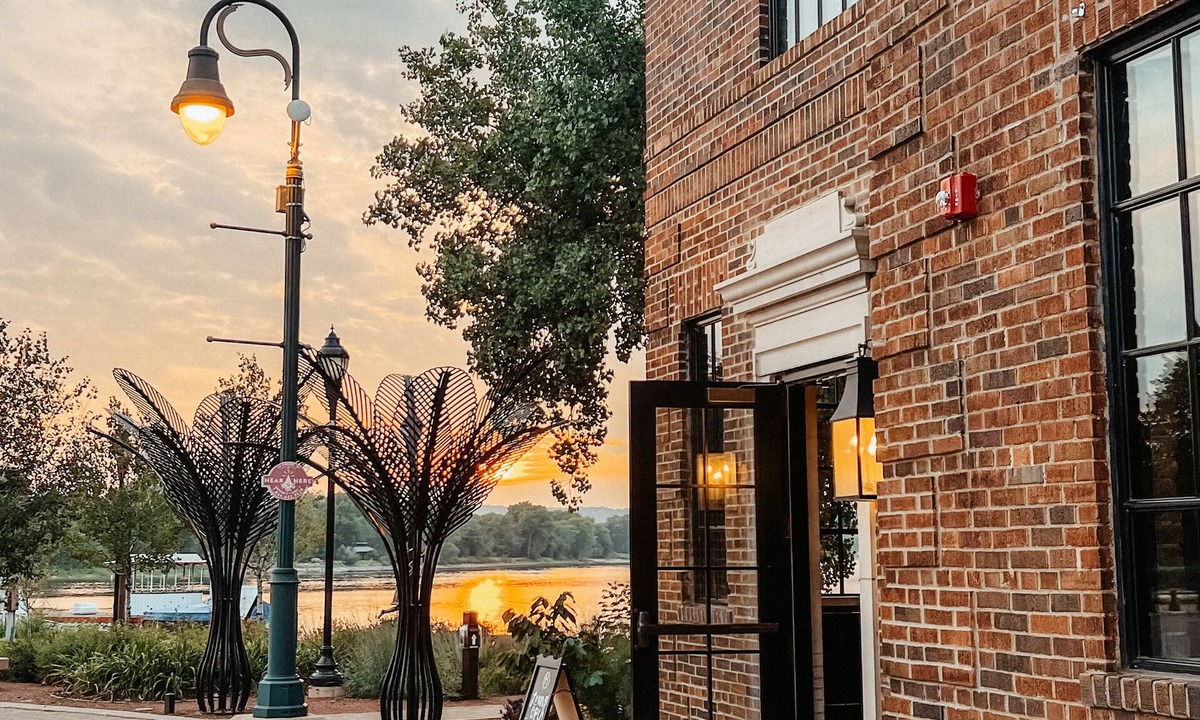 Historic Downtown La Crosse Hotel | Hatchery Riverside Hotel & Event Venue